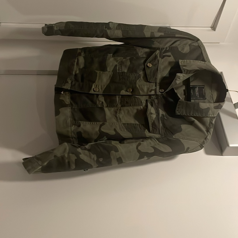 Cropped camo jacket - Picture 2 of 2